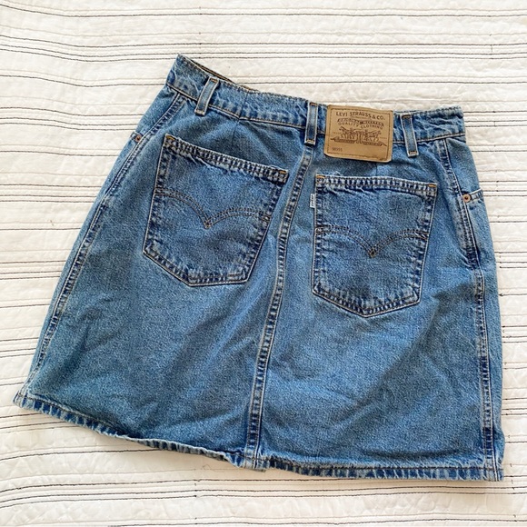 Vintage 1998 Levi’s Button Front Denim Jean Skirt Blue size 26 waist or size 2 - Picture 6 of 8